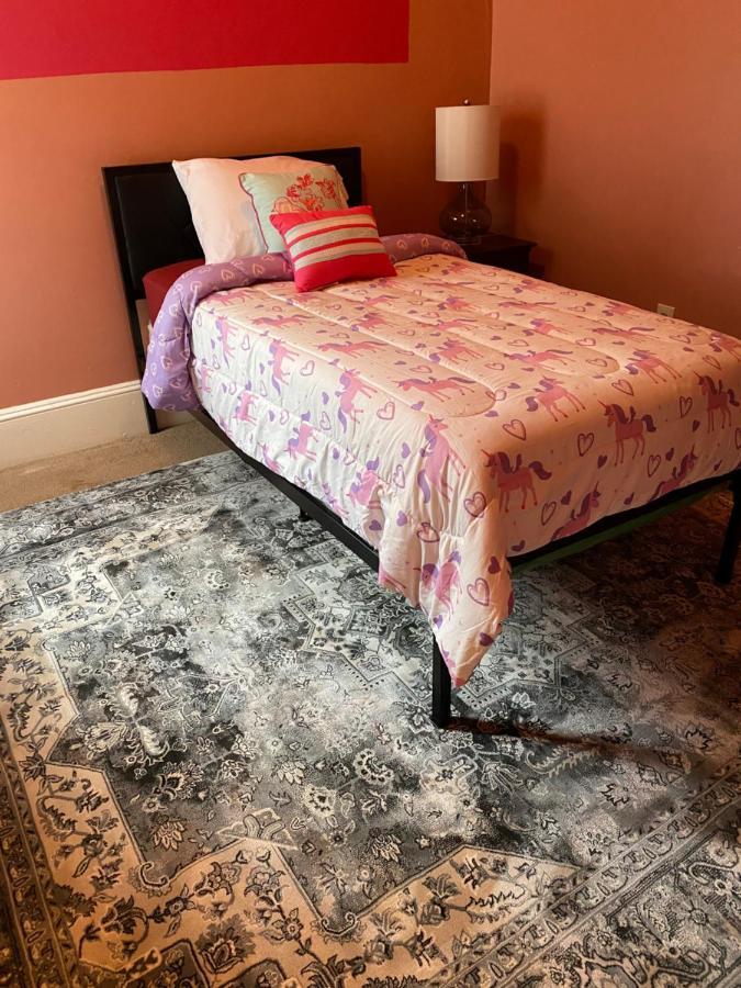 Bed By The Hour Villa Филаделфия Екстериор снимка