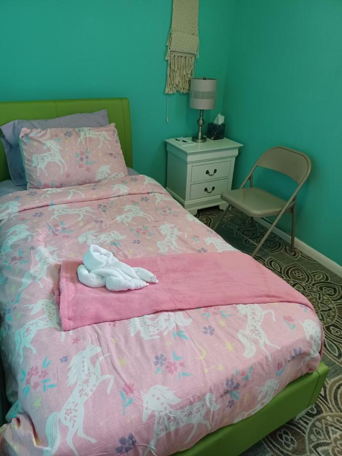 Bed By The Hour Villa Филаделфия Екстериор снимка