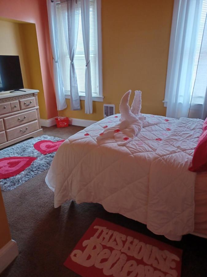 Bed By The Hour Villa Филаделфия Екстериор снимка